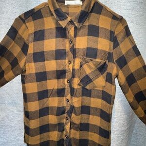 Flannel Plaid Button-Up Shirt